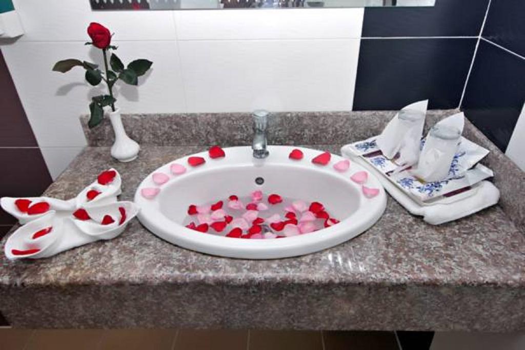 Gyogon Diamond Crown Hotel מראה חיצוני תמונה